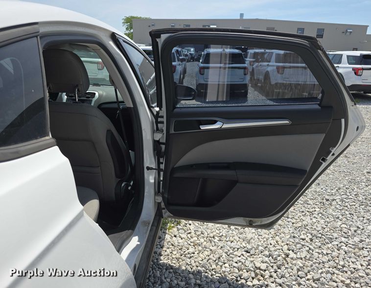 image for item EO1044 2013 Ford Fusion S 