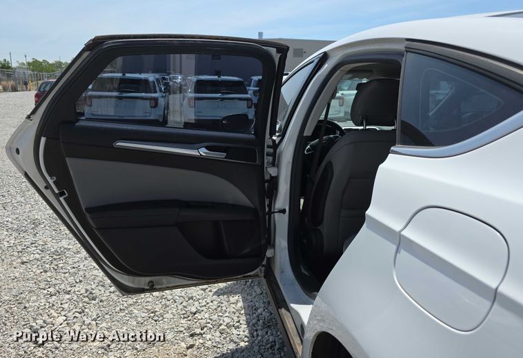 image for item EO1044 2013 Ford Fusion S 