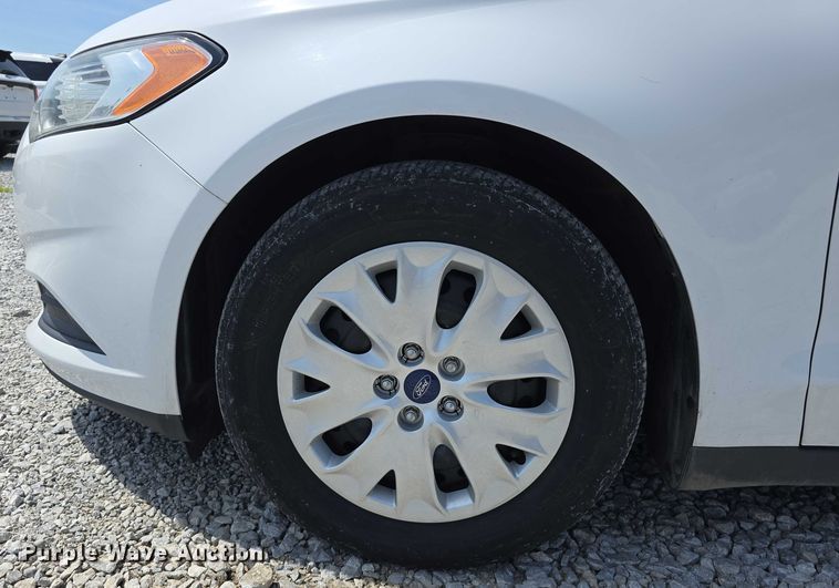 image for item EO1044 2013 Ford Fusion S 