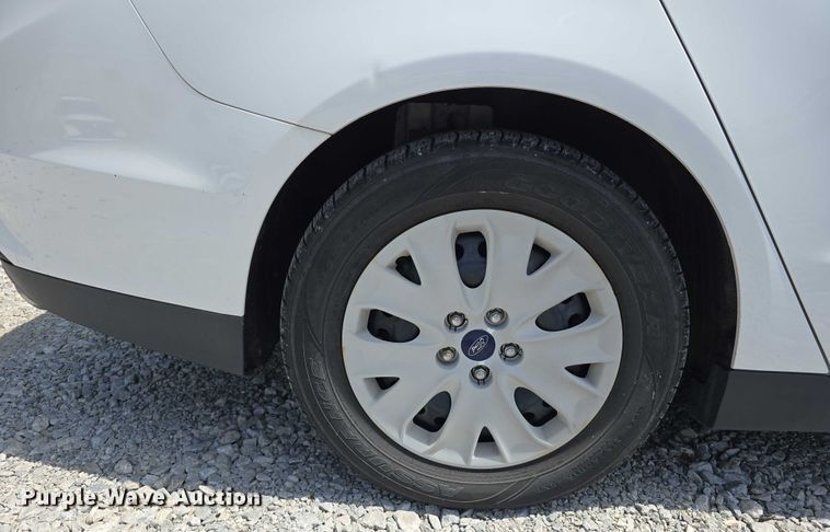 image for item EO1044 2013 Ford Fusion S 