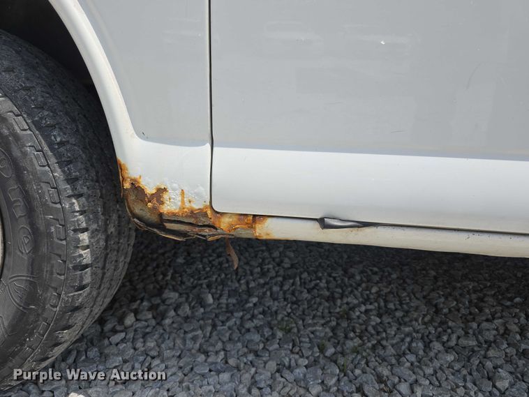 image for item EO1050 2012 Chevrolet Express 1500 van