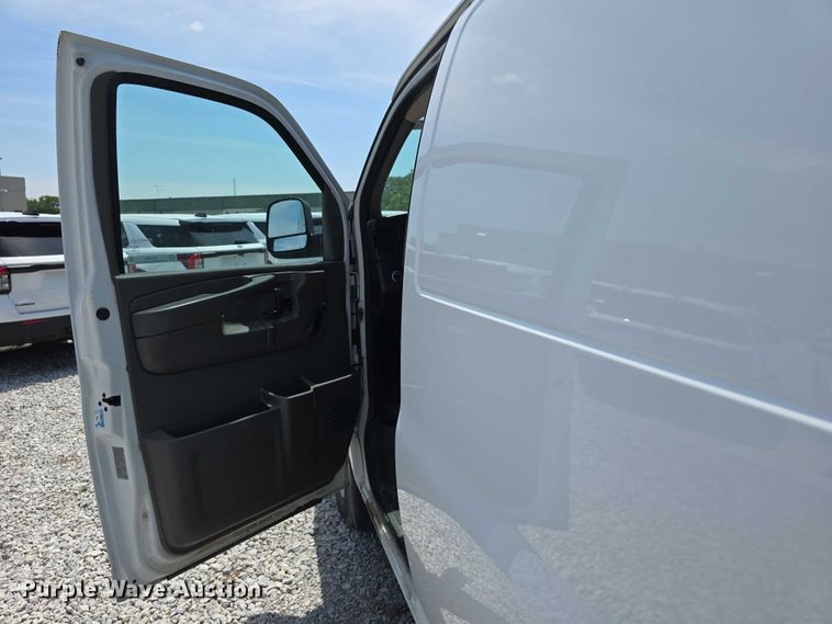 image for item EO1050 2012 Chevrolet Express 1500 van