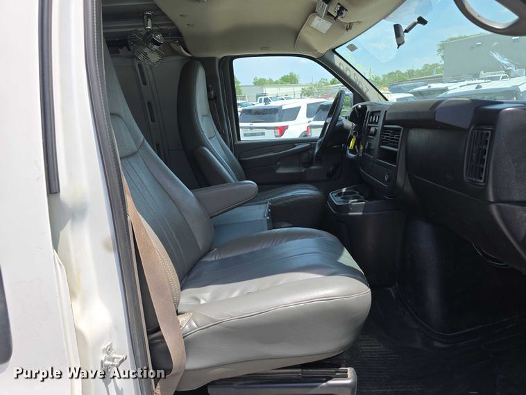 image for item EO1050 2012 Chevrolet Express 1500 van