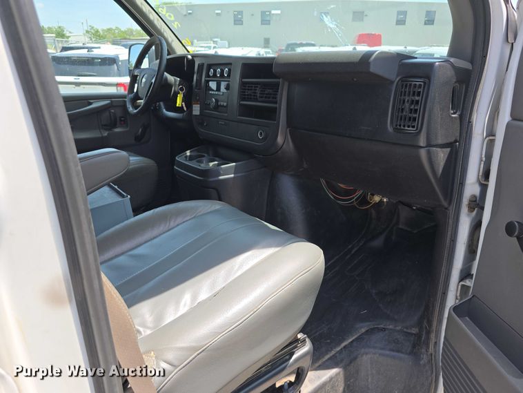 image for item EO1050 2012 Chevrolet Express 1500 van