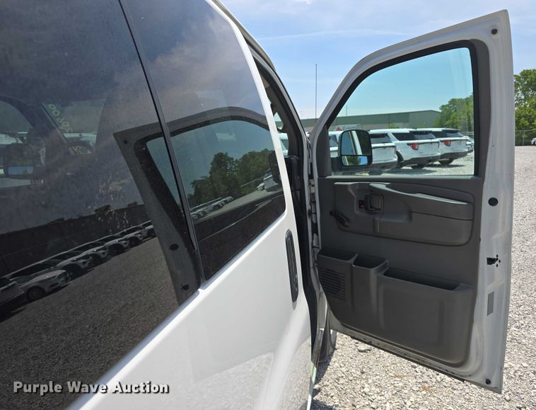 image for item EO1050 2012 Chevrolet Express 1500 van