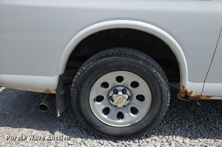 image for item EO1050 2012 Chevrolet Express 1500 van