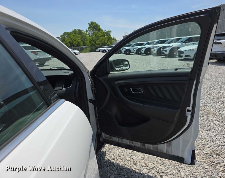 image for item EO1052 2016 Ford Taurus Police Interceptor 