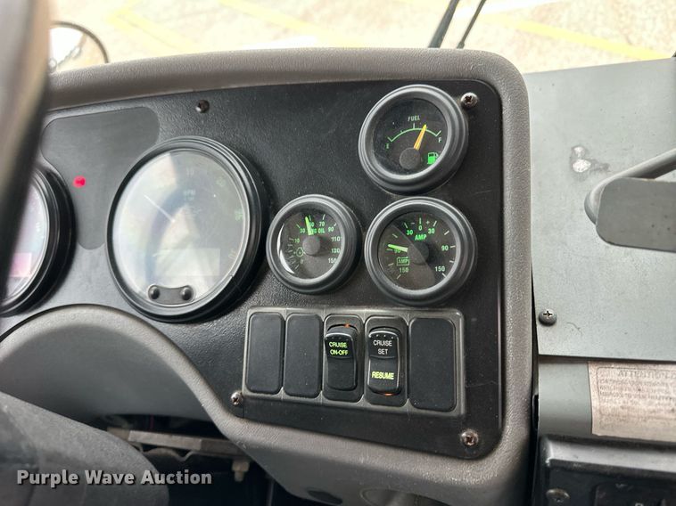 image for item EQ4853 2006 Blue Bird All American FE school bus