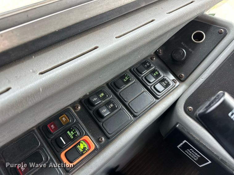 image for item EQ4853 2006 Blue Bird All American FE school bus