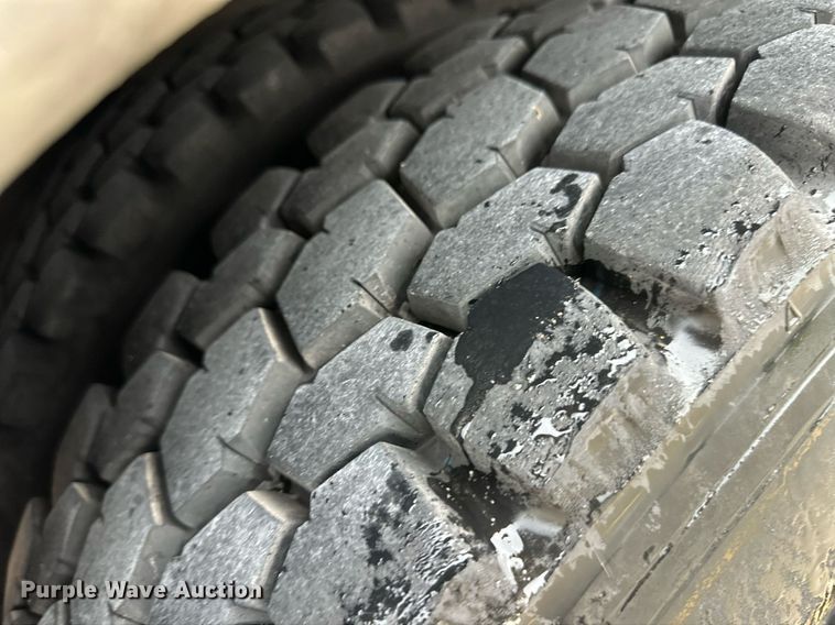 image for item EQ4853 2006 Blue Bird All American FE school bus