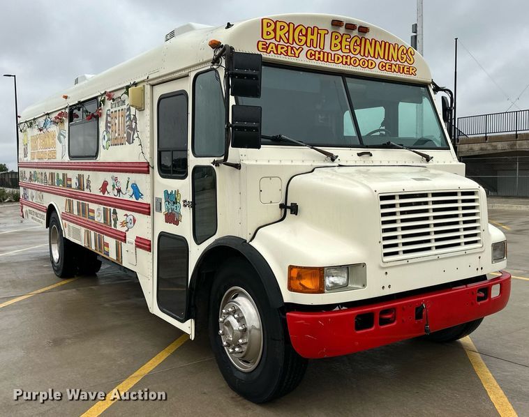 image for item EQ4855 1993 International 3000 school bus