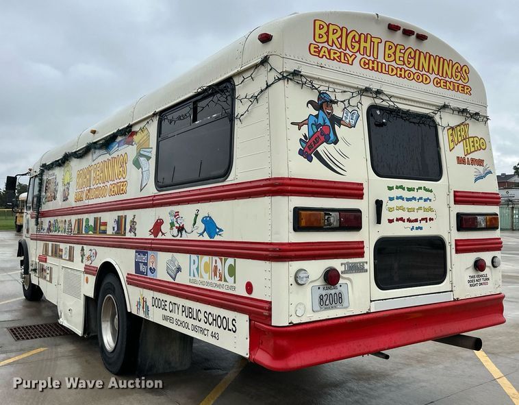 image for item EQ4855 1993 International 3000 school bus