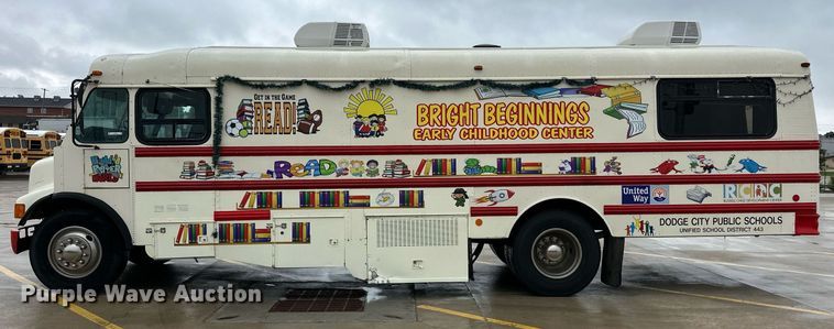 image for item EQ4855 1993 International 3000 school bus