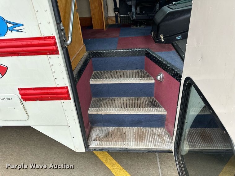 image for item EQ4855 1993 International 3000 school bus