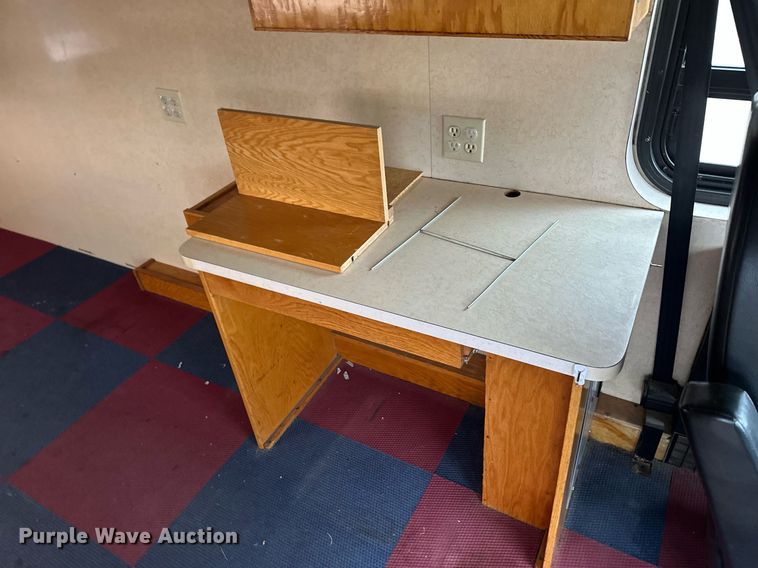 image for item EQ4855 1993 International 3000 school bus