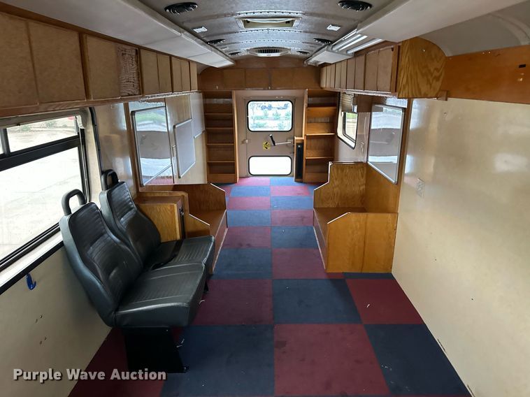 image for item EQ4855 1993 International 3000 school bus