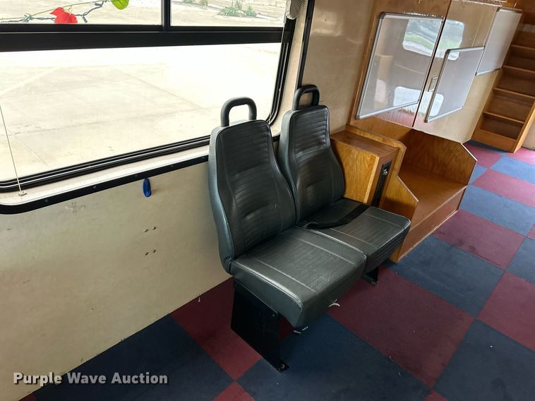 image for item EQ4855 1993 International 3000 school bus