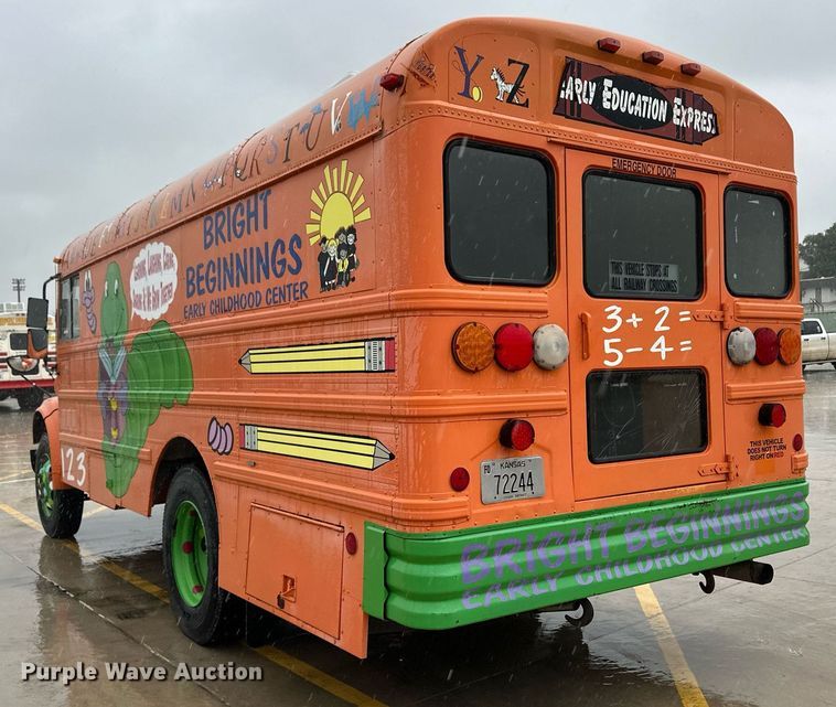 image for item EQ4856 1996 International 3800 school bus