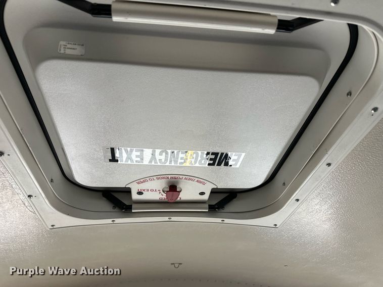 image for item EQ4856 1996 International 3800 school bus