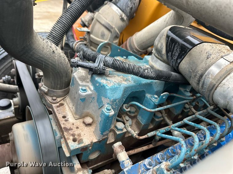 image for item EQ4856 1996 International 3800 school bus