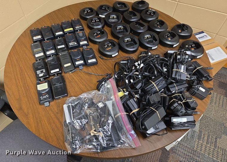 image for item ER5265 (17) two way radios