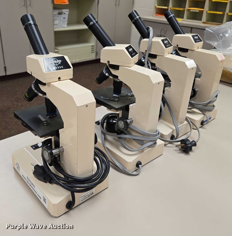 image for item ER5267 Approximately 89 Swift M3200 microscopes