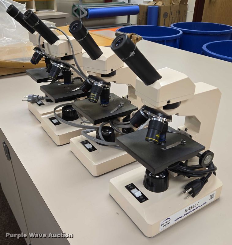 image for item ER5267 Approximately 89 Swift M3200 microscopes