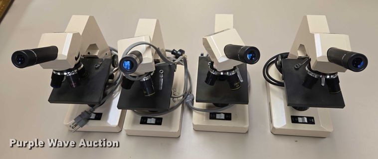image for item ER5267 Approximately 89 Swift M3200 microscopes