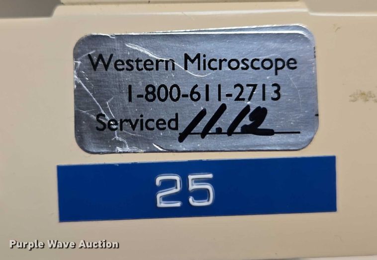 image for item ER5267 Approximately 89 Swift M3200 microscopes