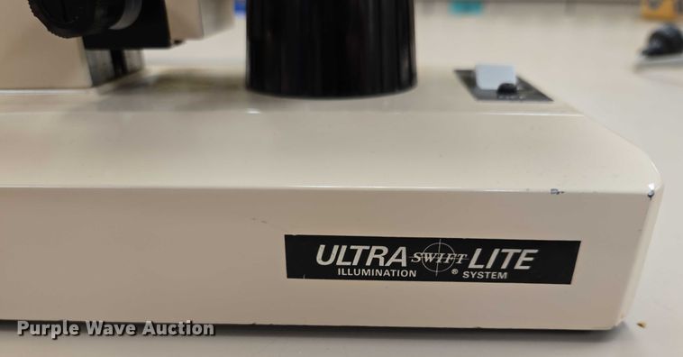 image for item ER5267 Approximately 89 Swift M3200 microscopes