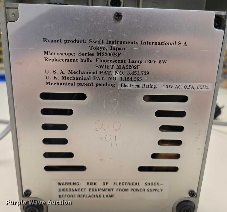 image for item ER5267 Approximately 89 Swift M3200 microscopes