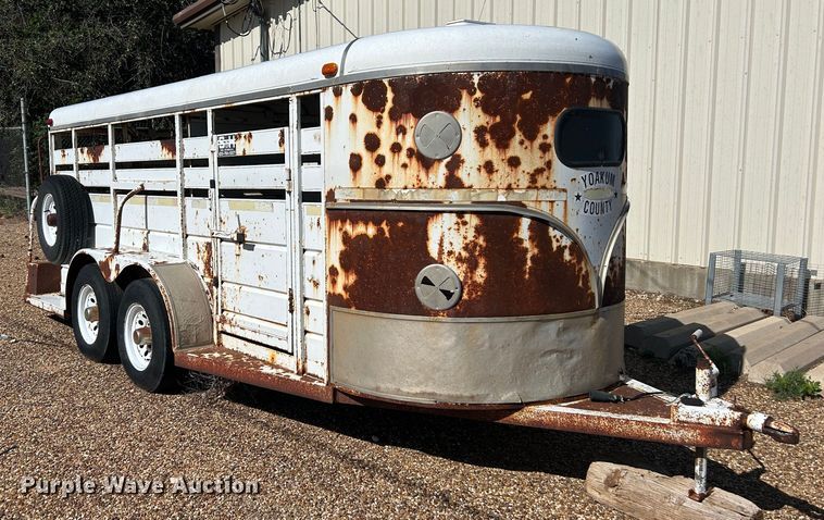 image for item EX9272 1994 S and H Stockman livestock trailer