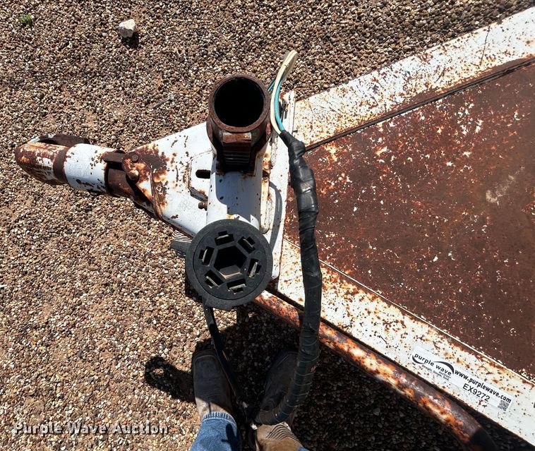 image for item EX9272 1994 S and H Stockman livestock trailer