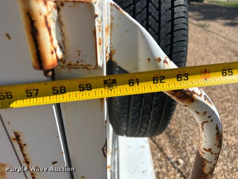 image for item EX9272 1994 S and H Stockman livestock trailer