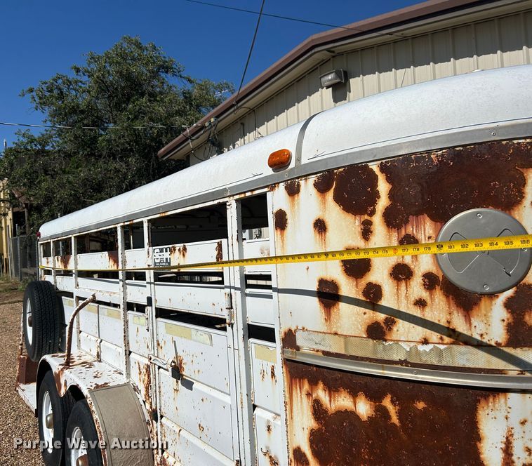image for item EX9272 1994 S and H Stockman livestock trailer