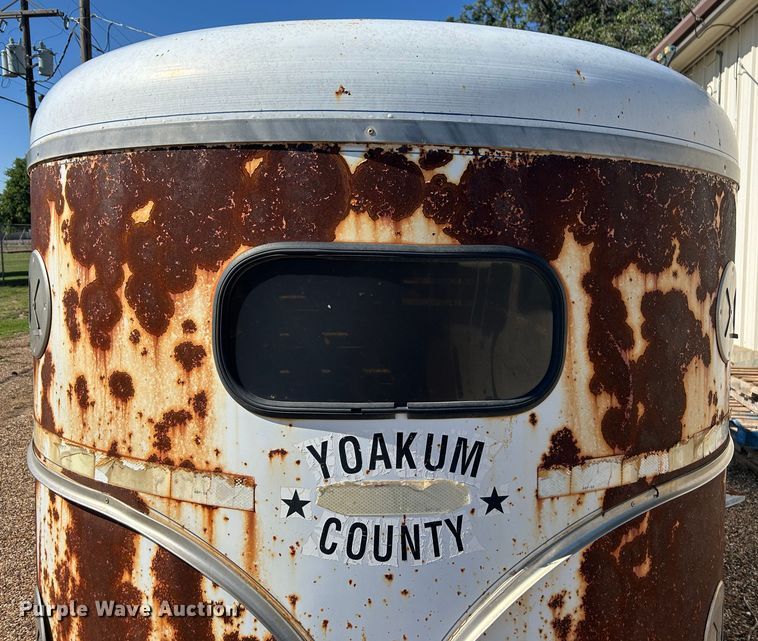 image for item EX9272 1994 S and H Stockman livestock trailer
