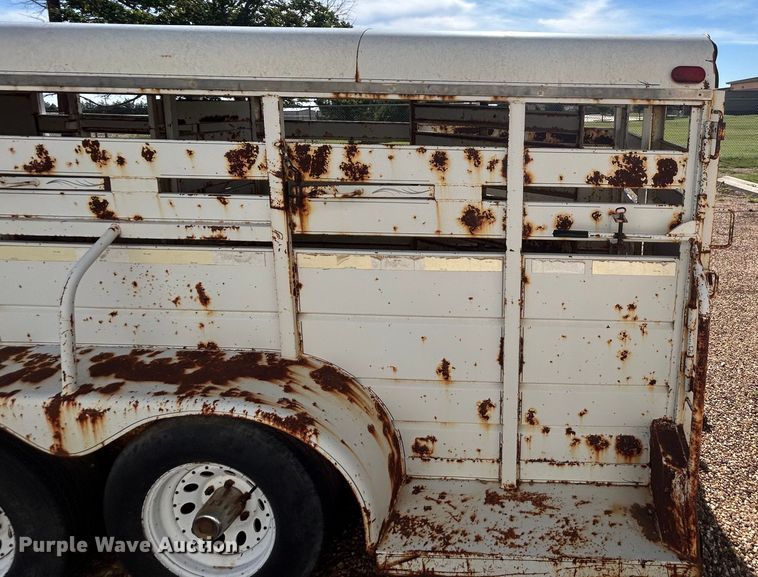 image for item EX9272 1994 S and H Stockman livestock trailer