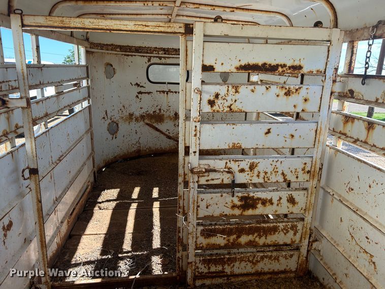 image for item EX9272 1994 S and H Stockman livestock trailer