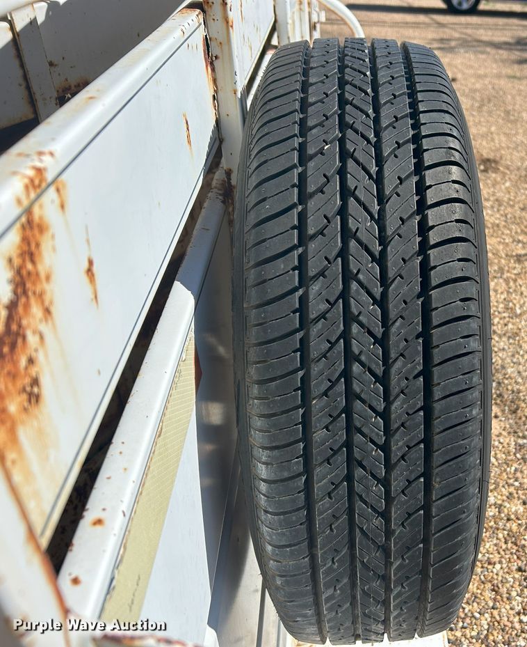 image for item EX9272 1994 S and H Stockman livestock trailer