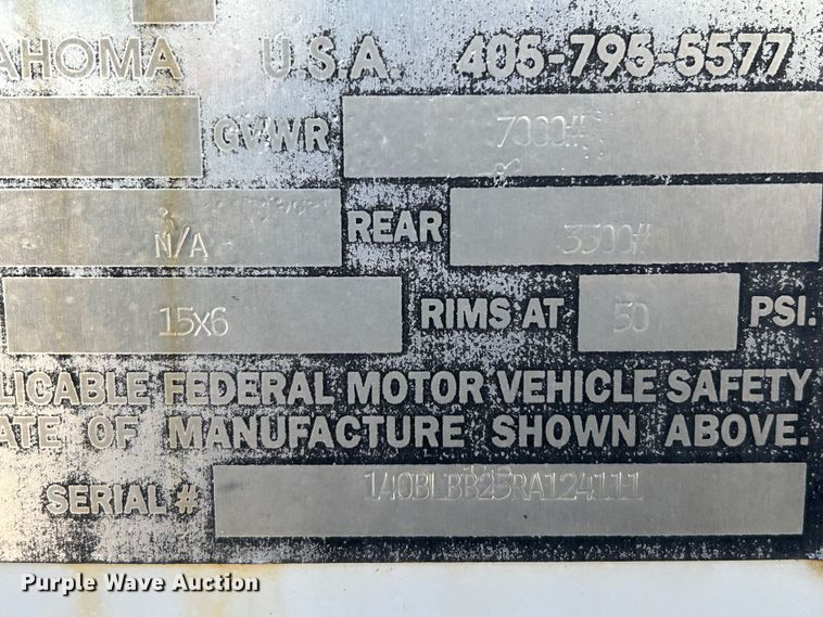 image for item EX9272 1994 S and H Stockman livestock trailer