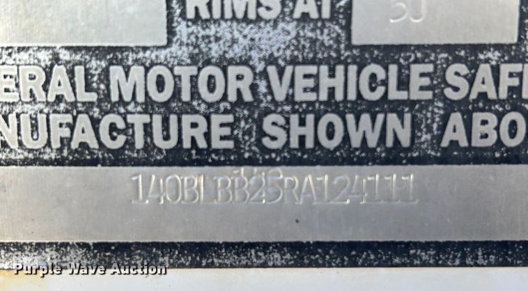 image for item EX9272 1994 S and H Stockman livestock trailer