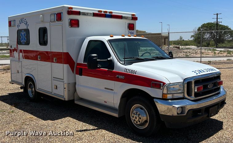 image for item EX9275 2002 Ford F350 Super Duty XLT ambulance