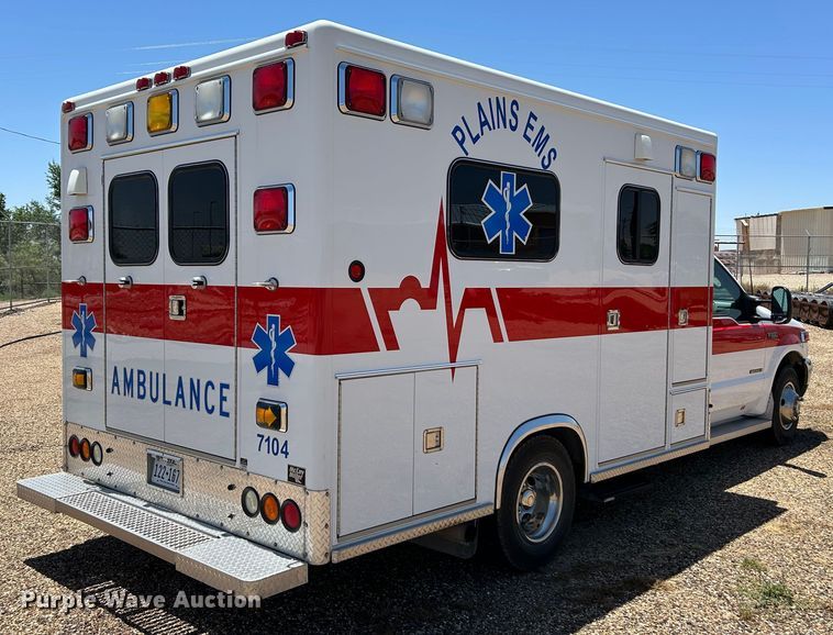 image for item EX9275 2002 Ford F350 Super Duty XLT ambulance