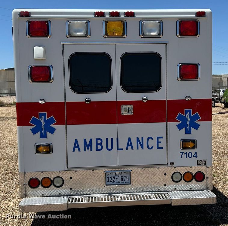 image for item EX9275 2002 Ford F350 Super Duty XLT ambulance