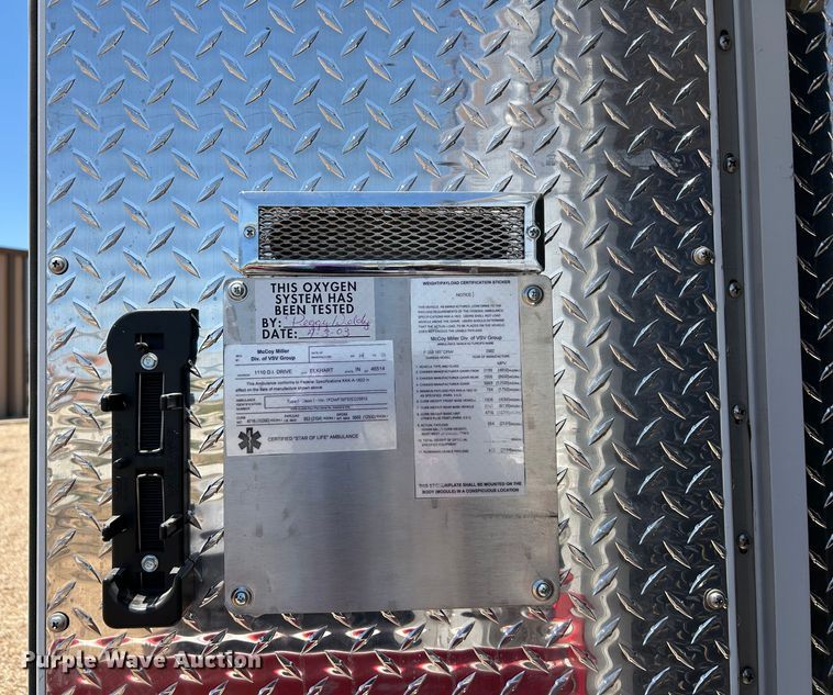 image for item EX9275 2002 Ford F350 Super Duty XLT ambulance