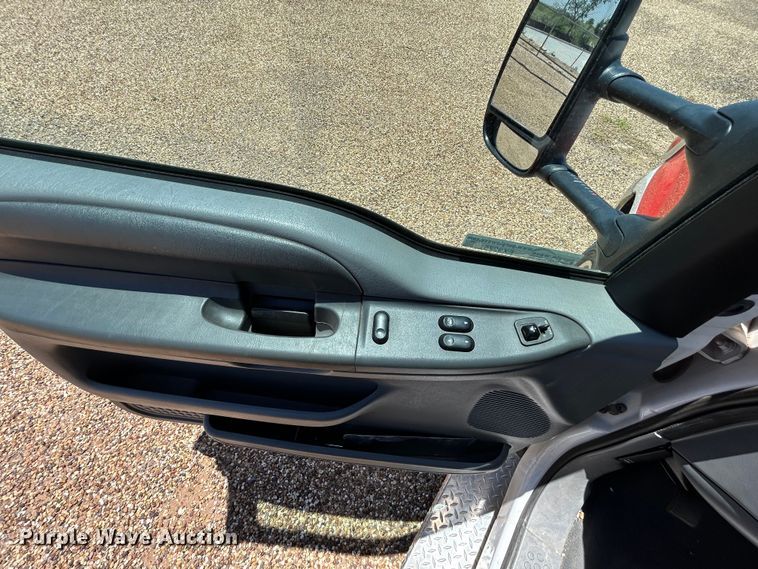 image for item EX9275 2002 Ford F350 Super Duty XLT ambulance