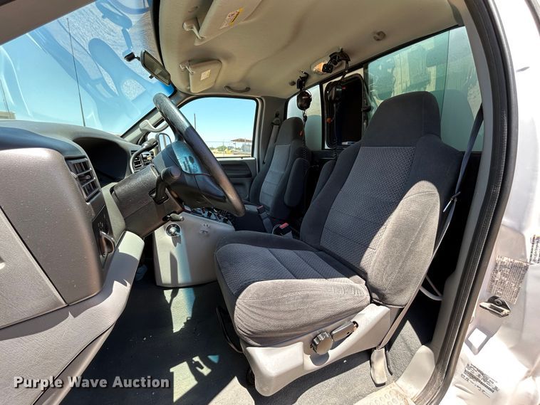 image for item EX9275 2002 Ford F350 Super Duty XLT ambulance