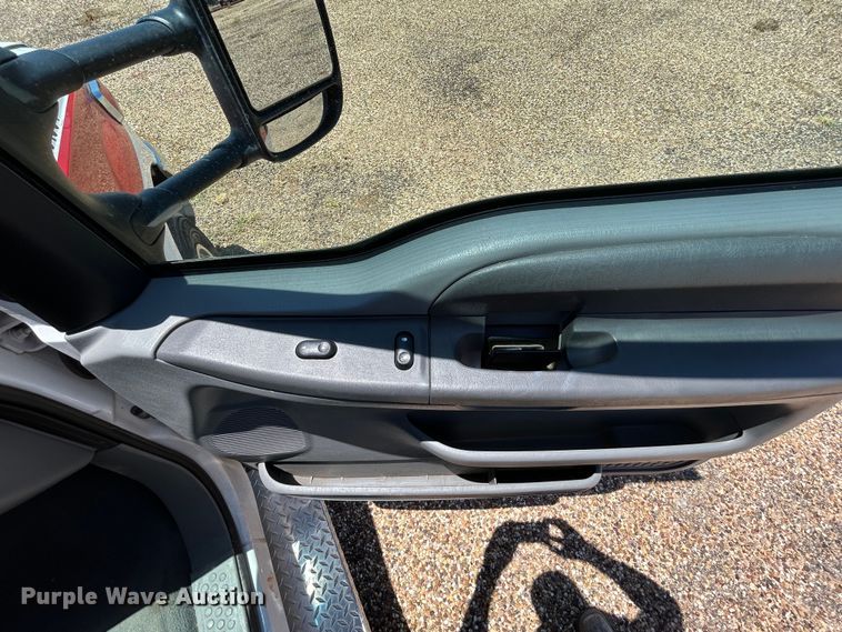 image for item EX9275 2002 Ford F350 Super Duty XLT ambulance