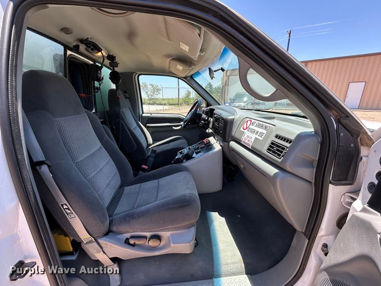 image for item EX9275 2002 Ford F350 Super Duty XLT ambulance