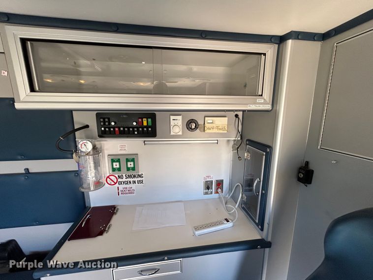 image for item EX9275 2002 Ford F350 Super Duty XLT ambulance